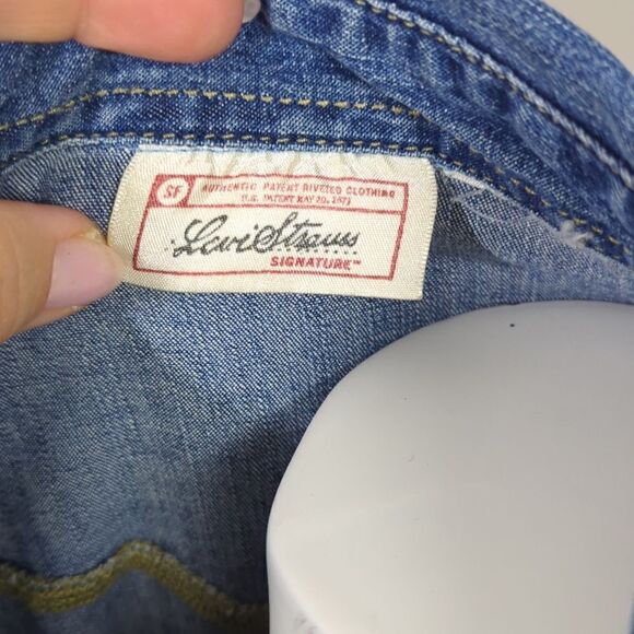 Levis blue stretch denim snap button shirt size medium. - Picture 3 of 7